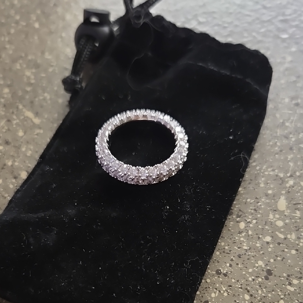 Gorgeous New fashion ring with CZ Accents size 7